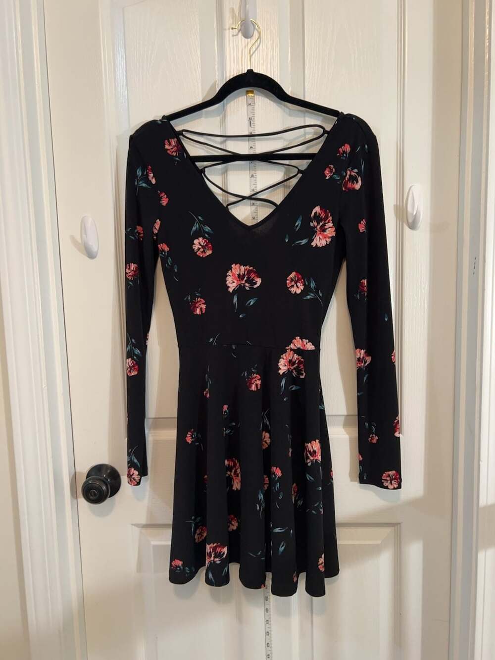 AEROPOSTALE Sz M Rear Lace Up Dress Black Floral Prnt Long Sleeve Knee Length